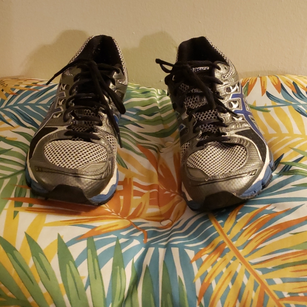 Basics Tennis Shoes